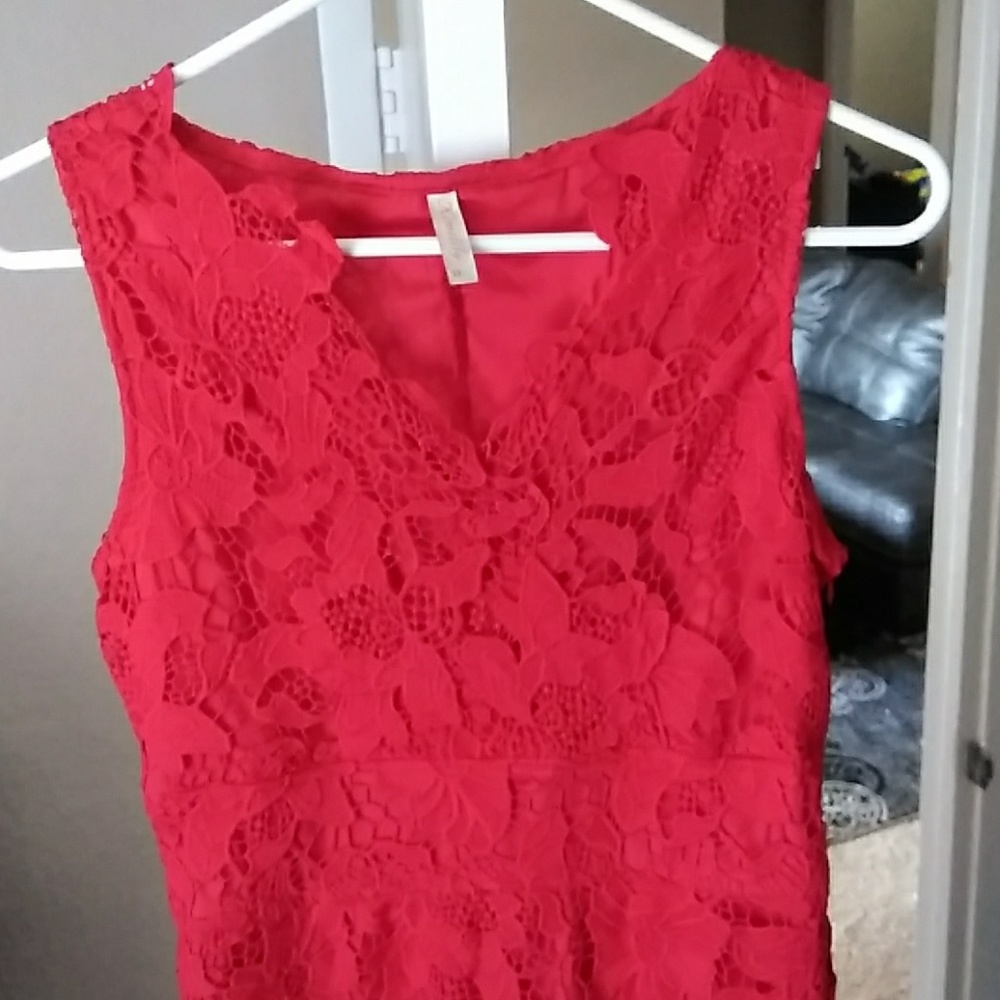 Dress - Picture 2 of 5